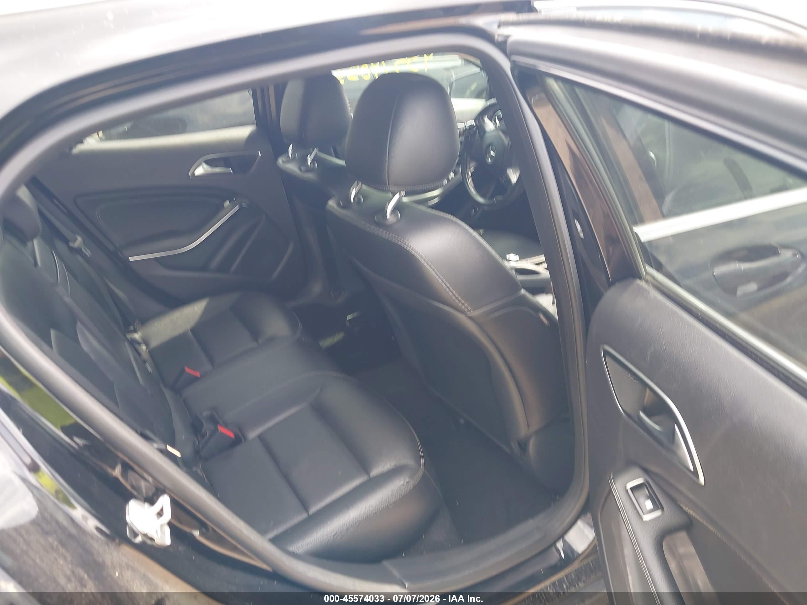 2015 MERCEDES-BENZ GLA 250 4MATIC