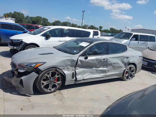 2020 KIA STINGER