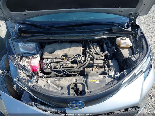 2022 TOYOTA SIENNA XLE — I10