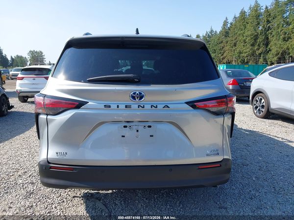 2022 TOYOTA SIENNA XLE — I119