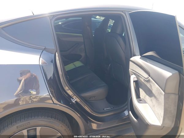 2026 TESLA MODEL Y