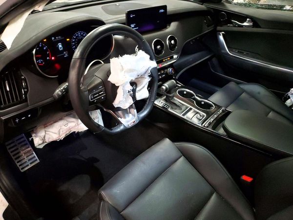 2022 KIA STINGER GT-Line