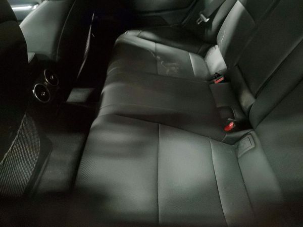 2022 KIA STINGER GT-Line