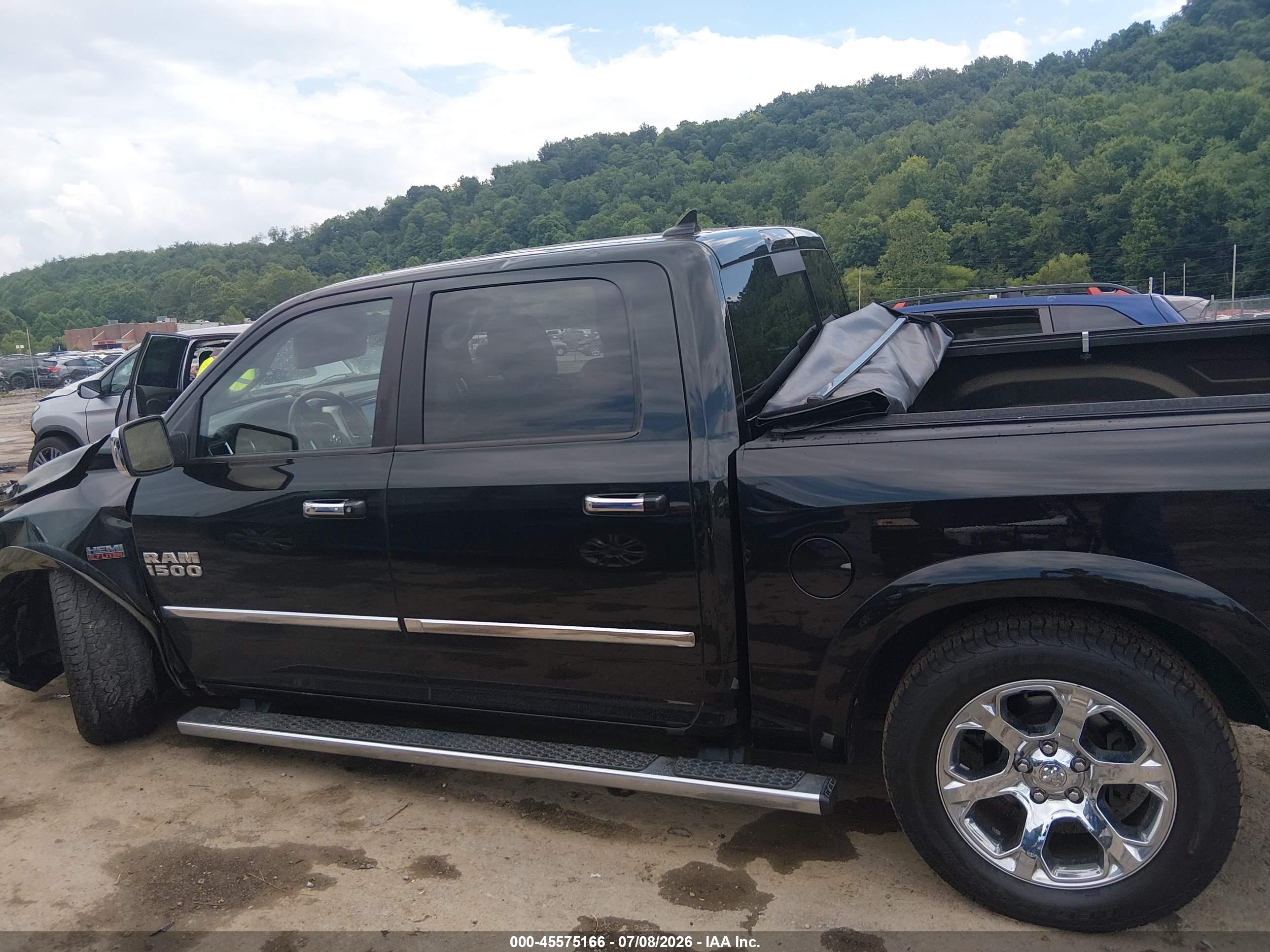 2016 RAM 1500 LARAMIE