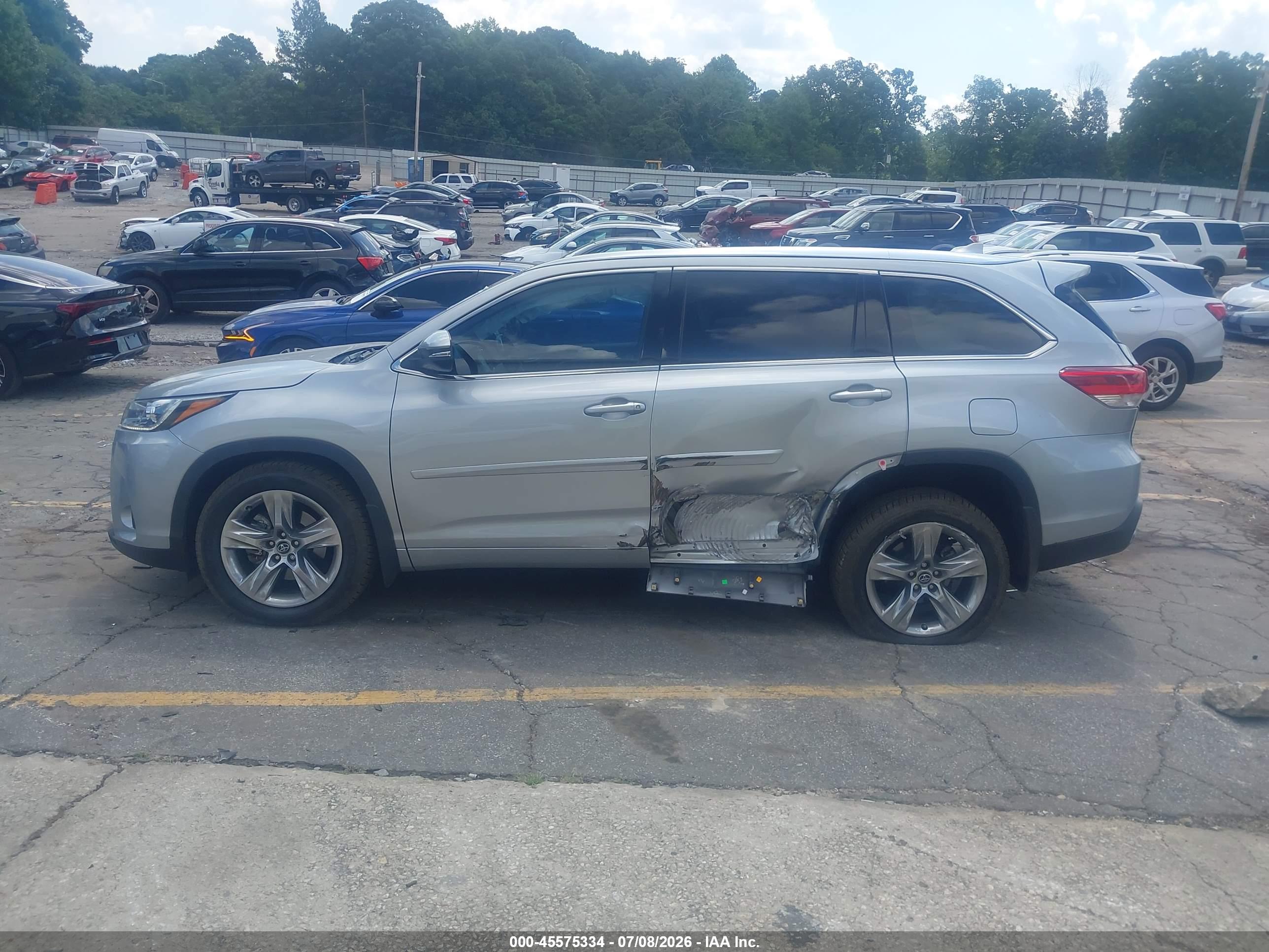 2018 TOYOTA HIGHLANDER LIMITED