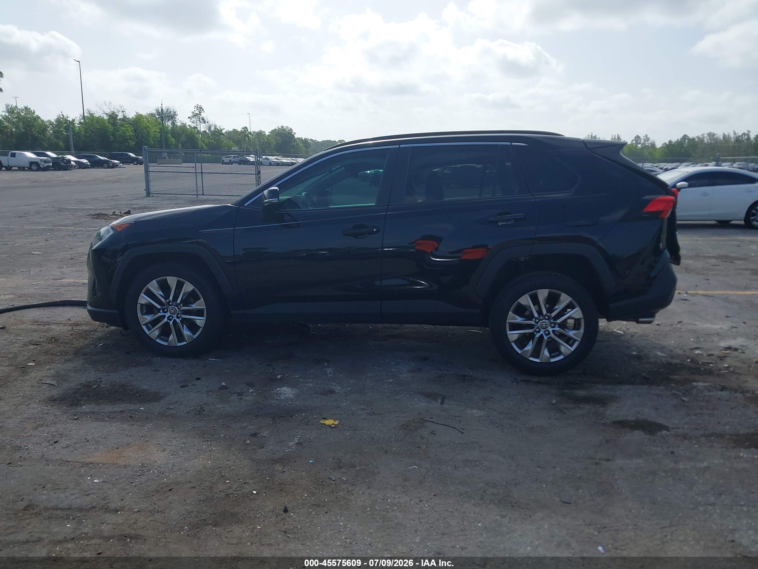 2021 TOYOTA RAV4 XLE PREMIUM