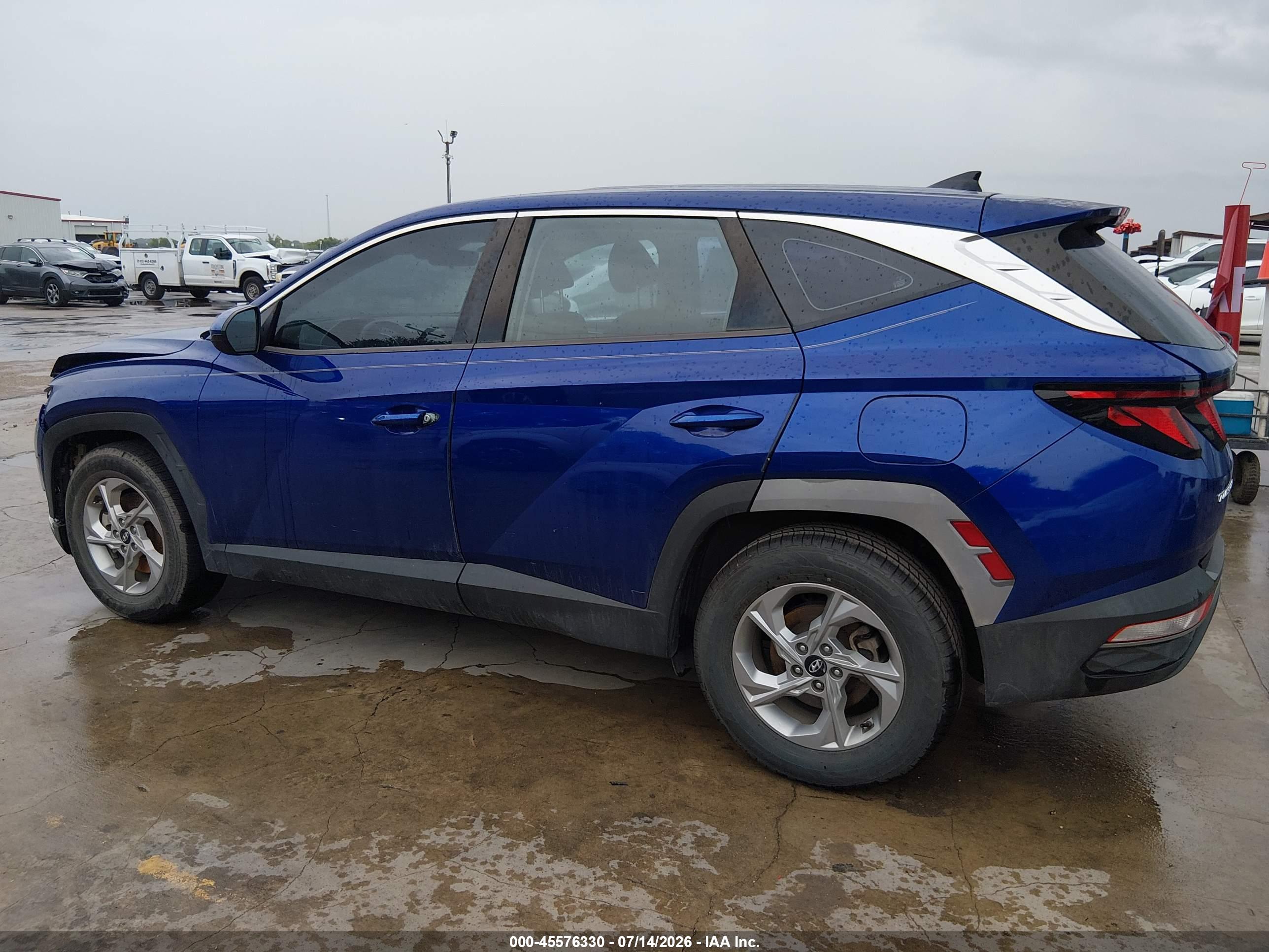 2022 HYUNDAI TUCSON SE