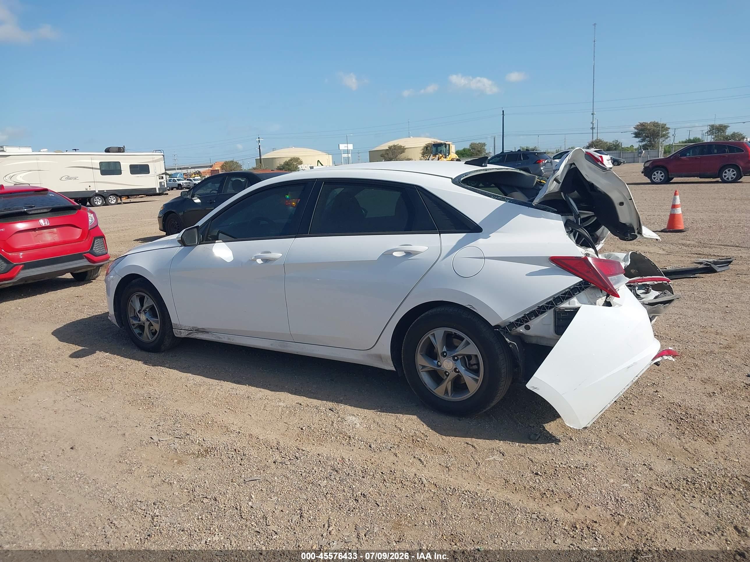 2022 HYUNDAI ELANTRA SE