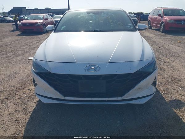 2022 HYUNDAI ELANTRA SE
