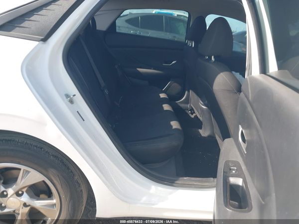 2022 HYUNDAI ELANTRA SE