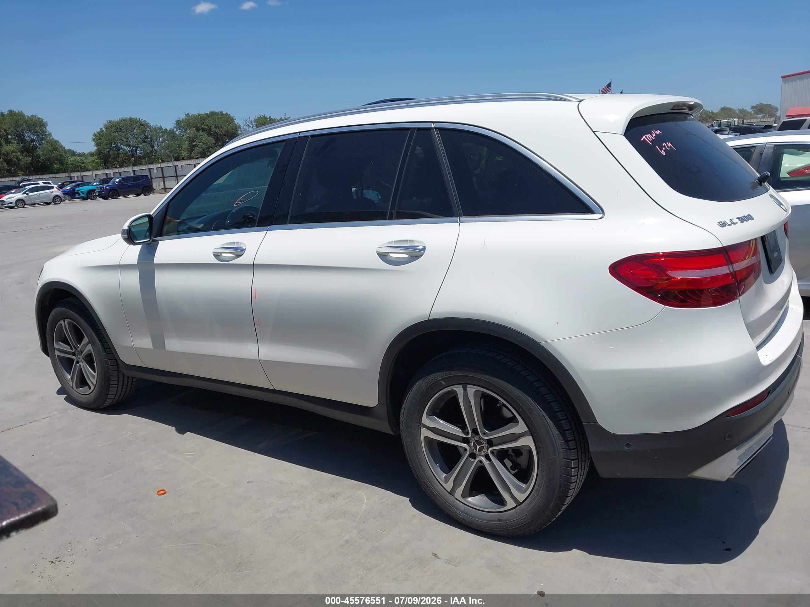 2018 MERCEDES-BENZ GLC 300