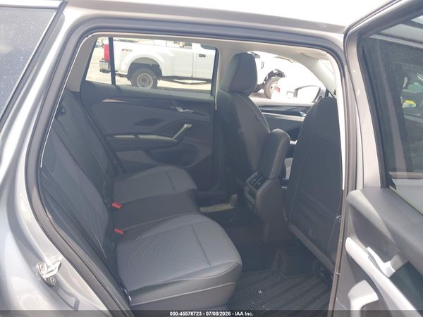 2026 VOLKSWAGEN TIGUAN SE — I8