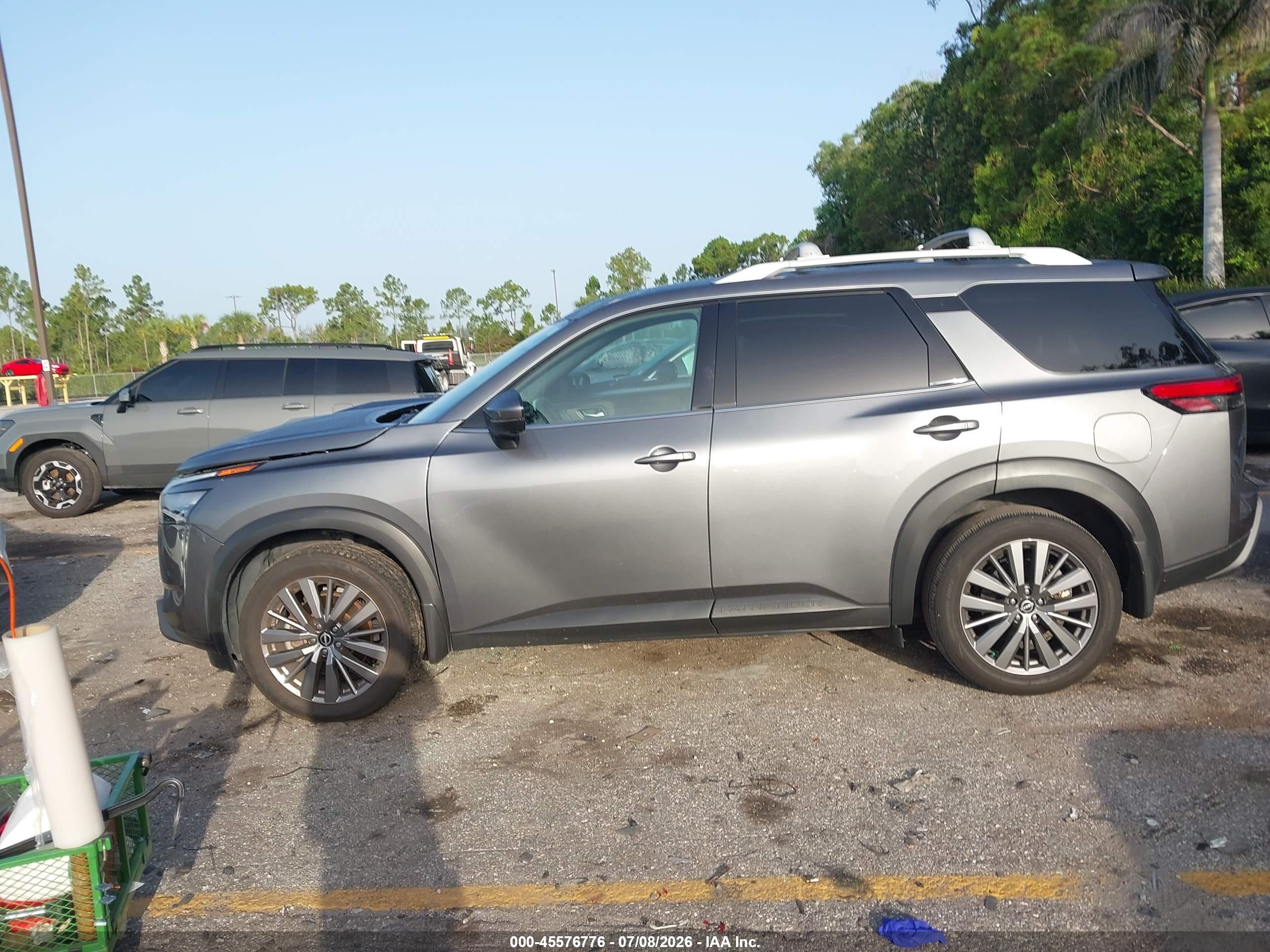 2025 NISSAN PATHFINDER SL FWD