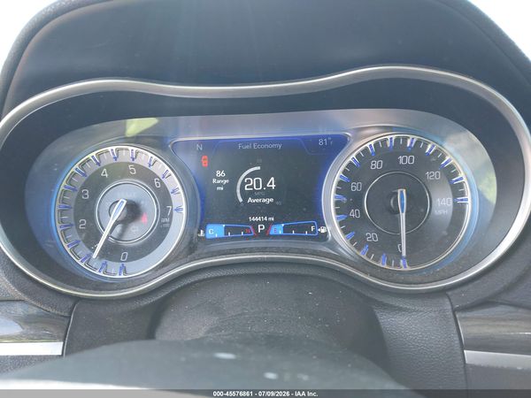 2022 CHRYSLER 300 TOURING AWD — I7