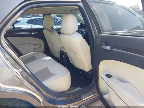 2022 CHRYSLER 300 TOURING AWD — I8