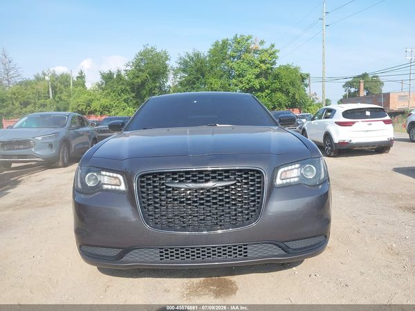 2022 CHRYSLER 300 TOURING AWD — I115