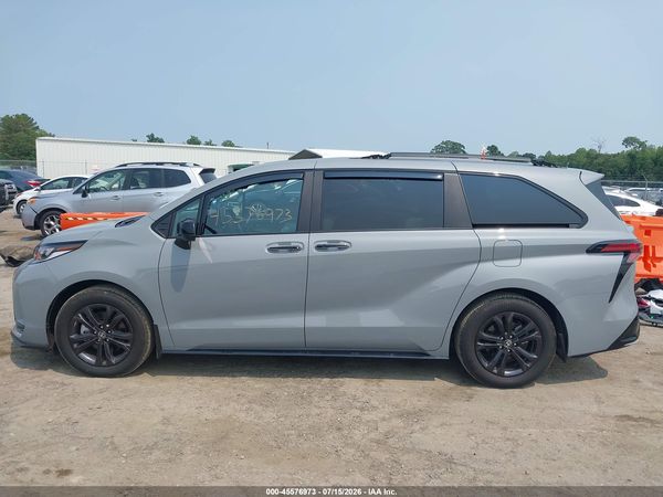 2025 TOYOTA SIENNA XSE