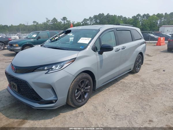 2025 TOYOTA SIENNA XSE