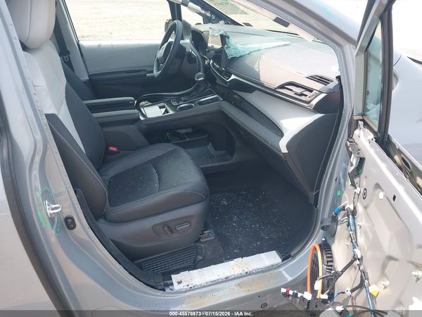 2025 TOYOTA SIENNA XSE