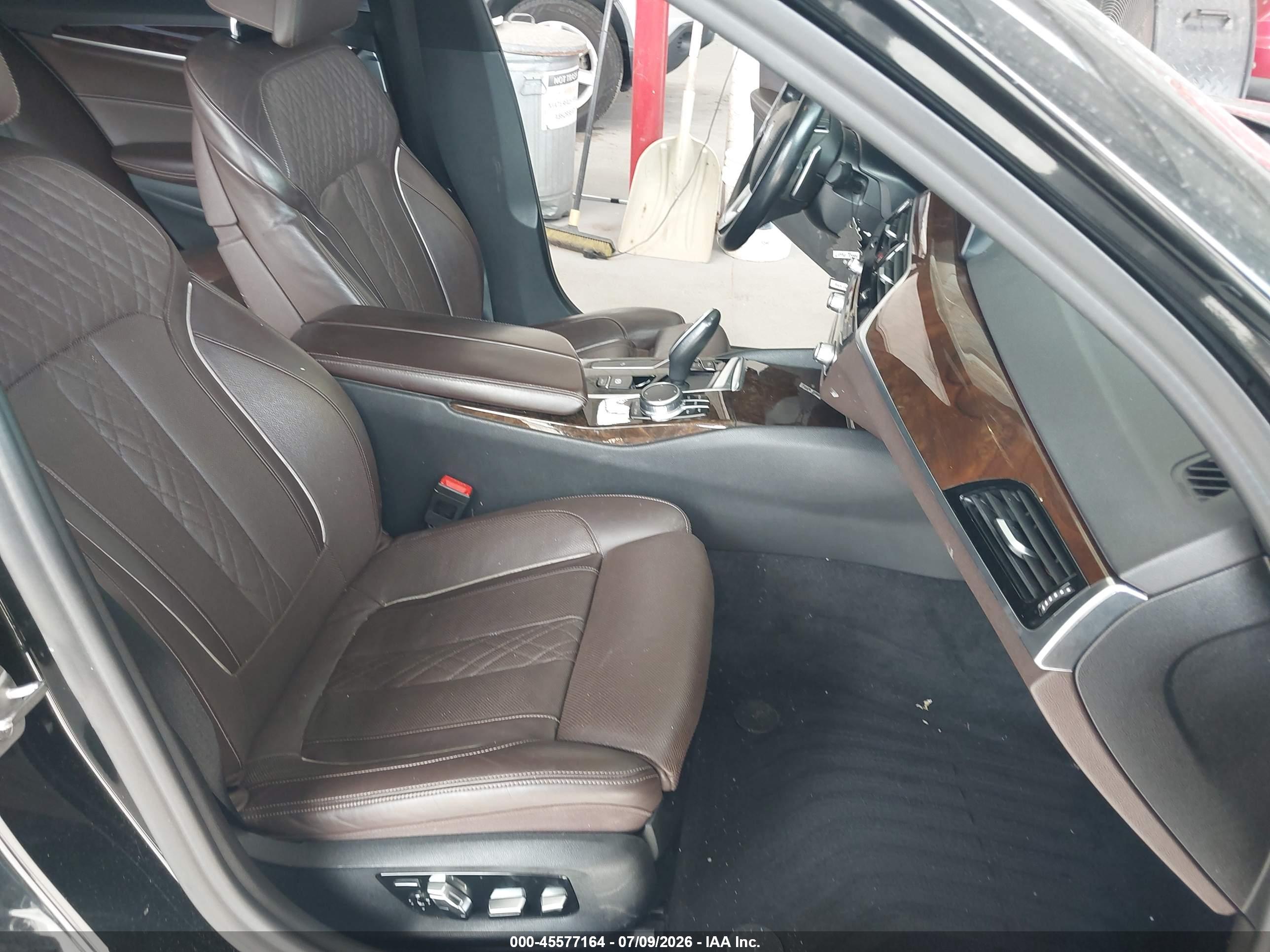 2019 BMW 540I