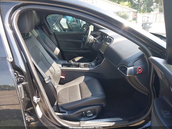 2019 JAGUAR XE 25T R-SPORT