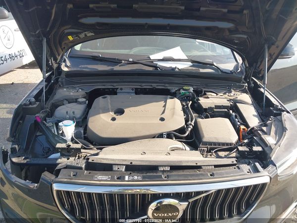 2024 VOLVO XC40 B5 CORE BRIGHT THEME