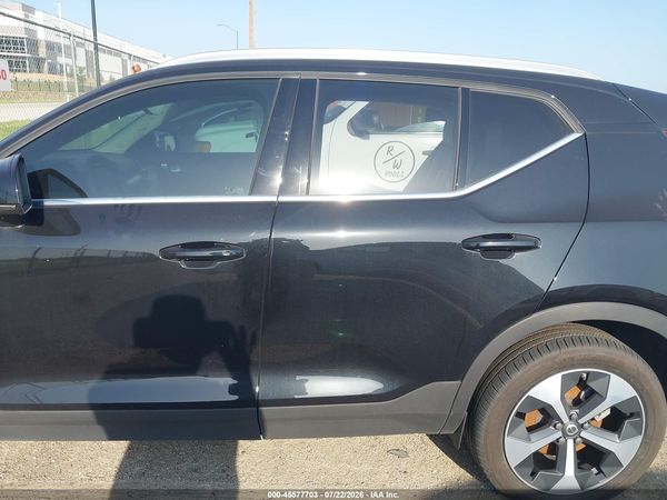 2024 VOLVO XC40 B5 CORE BRIGHT THEME