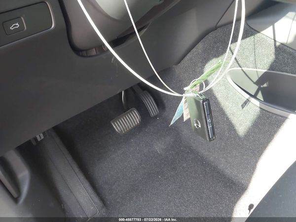 2024 VOLVO XC40 B5 CORE BRIGHT THEME
