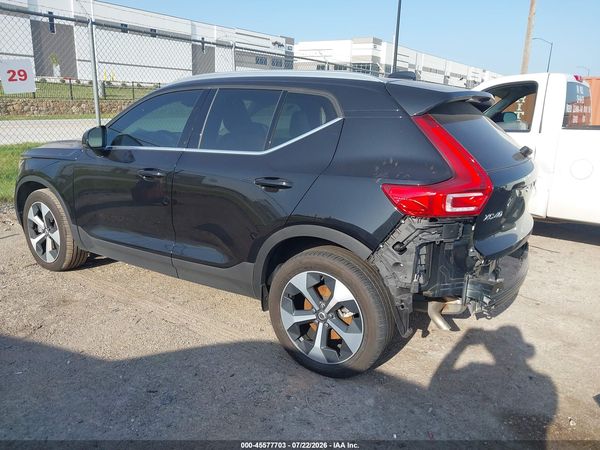 2024 VOLVO XC40 B5 CORE BRIGHT THEME