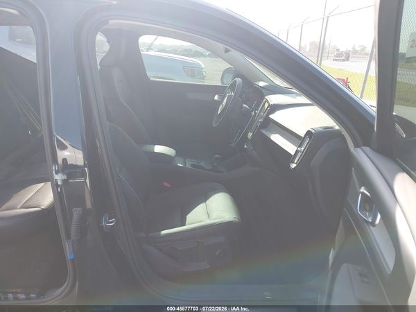 2024 VOLVO XC40 B5 CORE BRIGHT THEME