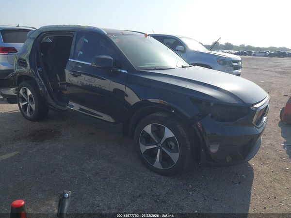 2024 VOLVO XC40 B5 CORE BRIGHT THEME