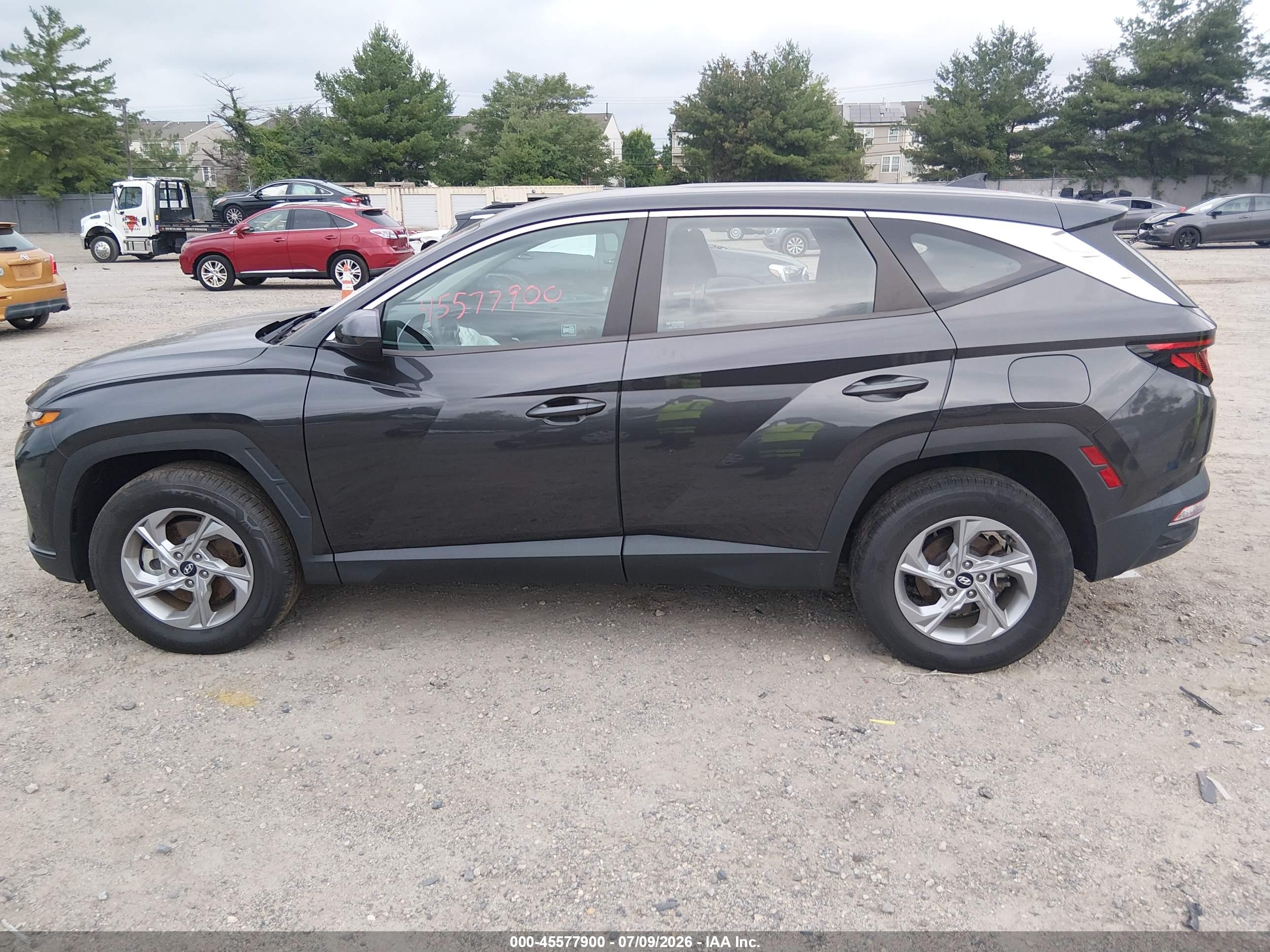 2022 HYUNDAI TUCSON SE