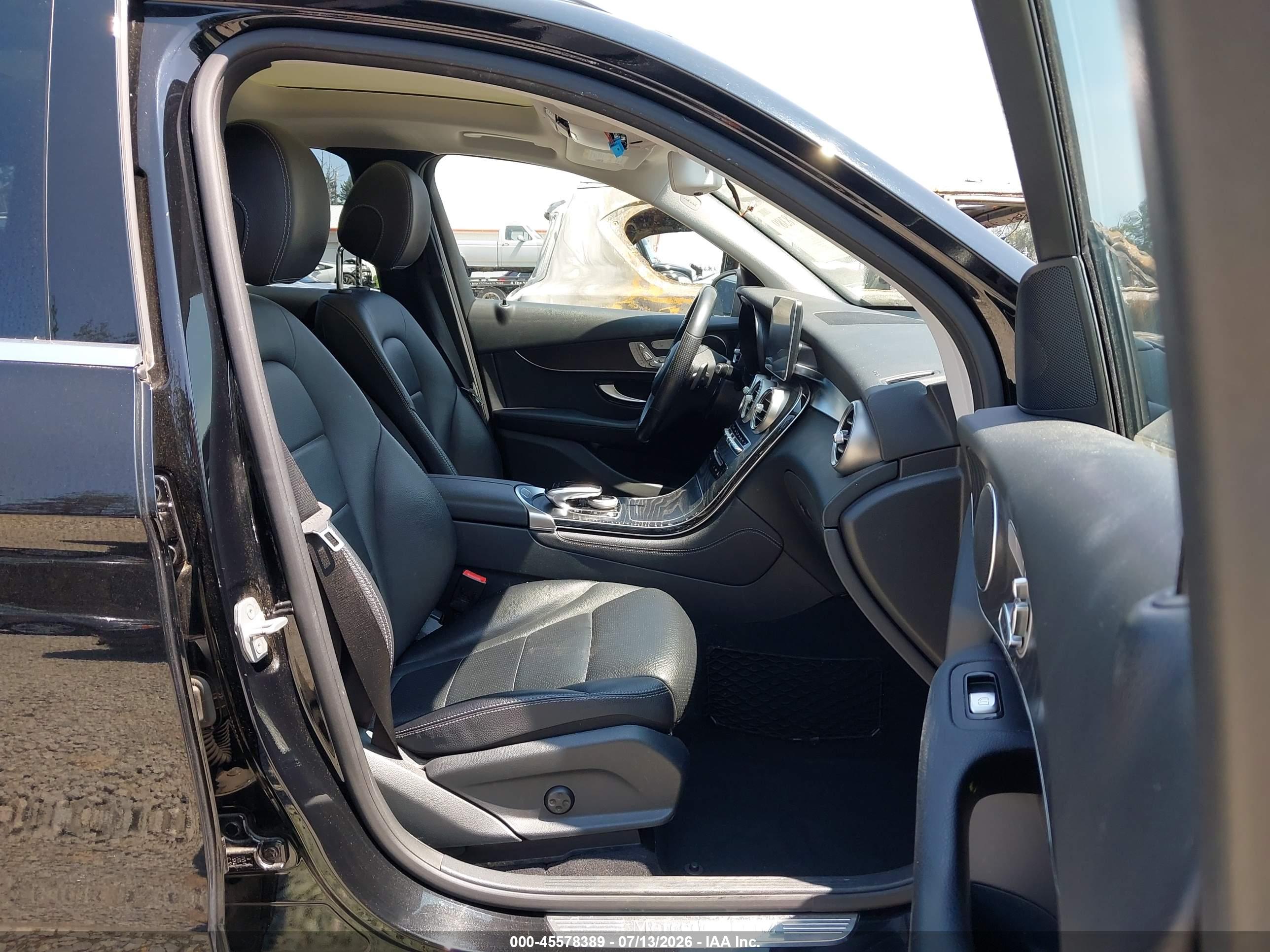 2016 MERCEDES-BENZ GLC 300 4MATIC
