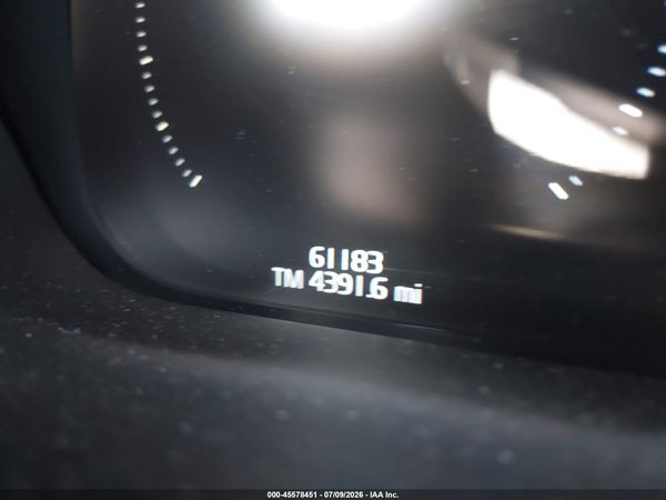2019 VOLVO XC60 HYBRID T8 INSCRIPTION