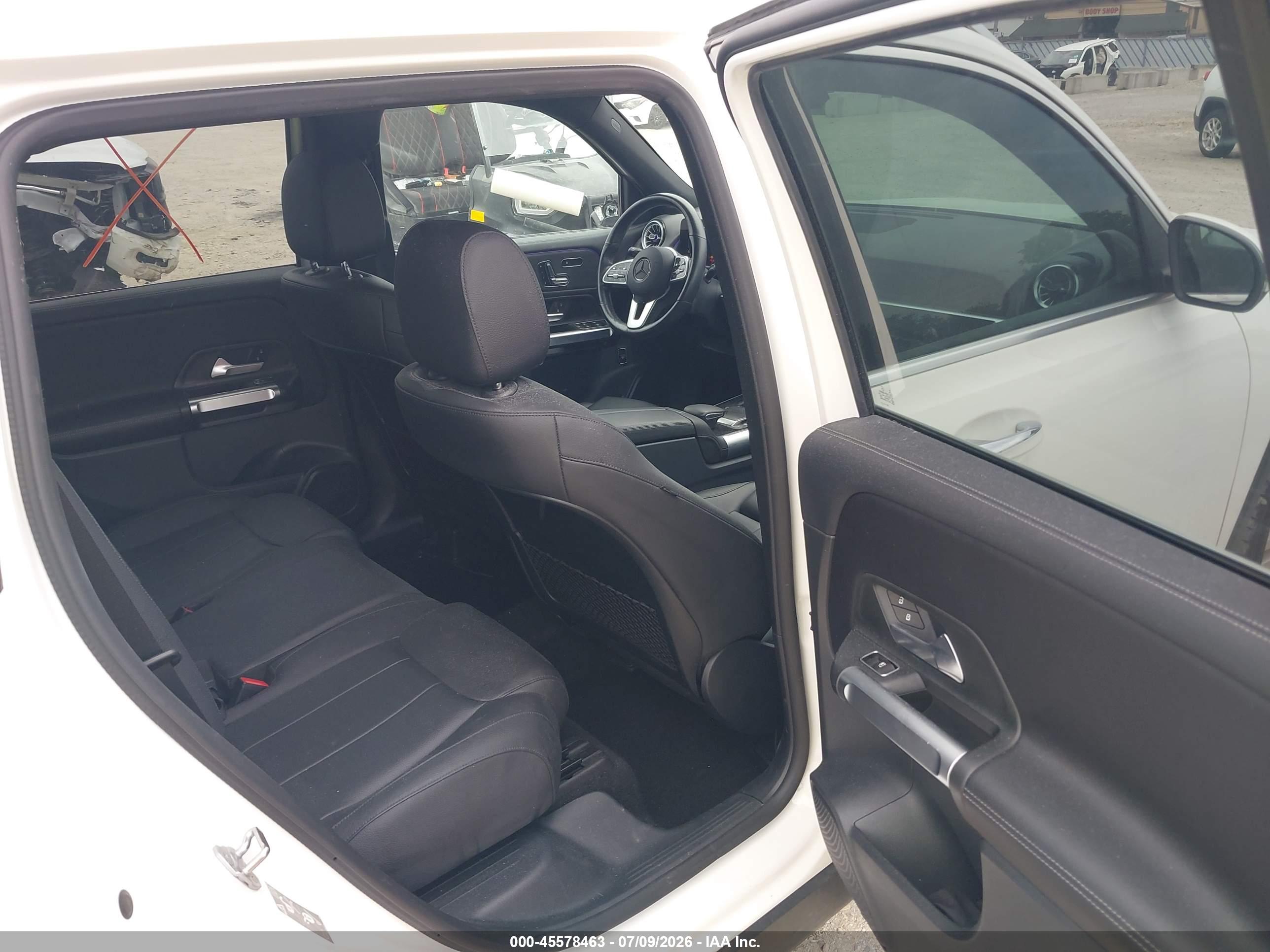 2023 MERCEDES-BENZ GLB 250 4MATIC