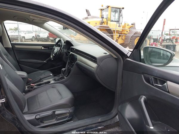 2020 VOLKSWAGEN PASSAT 2.0T SE — I5