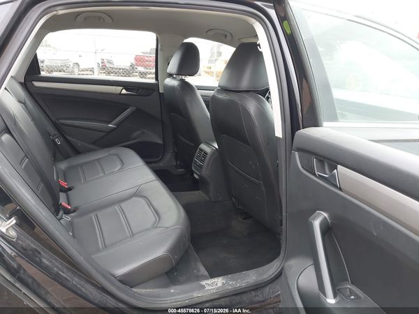 2020 VOLKSWAGEN PASSAT 2.0T SE — I8