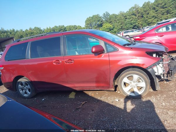 2014 TOYOTA SIENNA LE V6 8 PASSENGER
