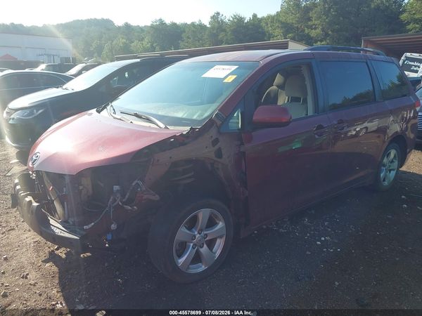 2014 TOYOTA SIENNA LE V6 8 PASSENGER