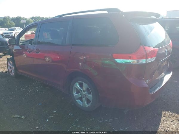 2014 TOYOTA SIENNA LE V6 8 PASSENGER