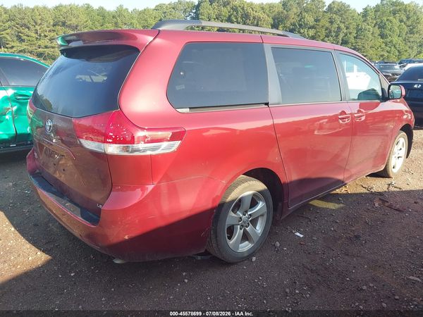 2014 TOYOTA SIENNA LE V6 8 PASSENGER