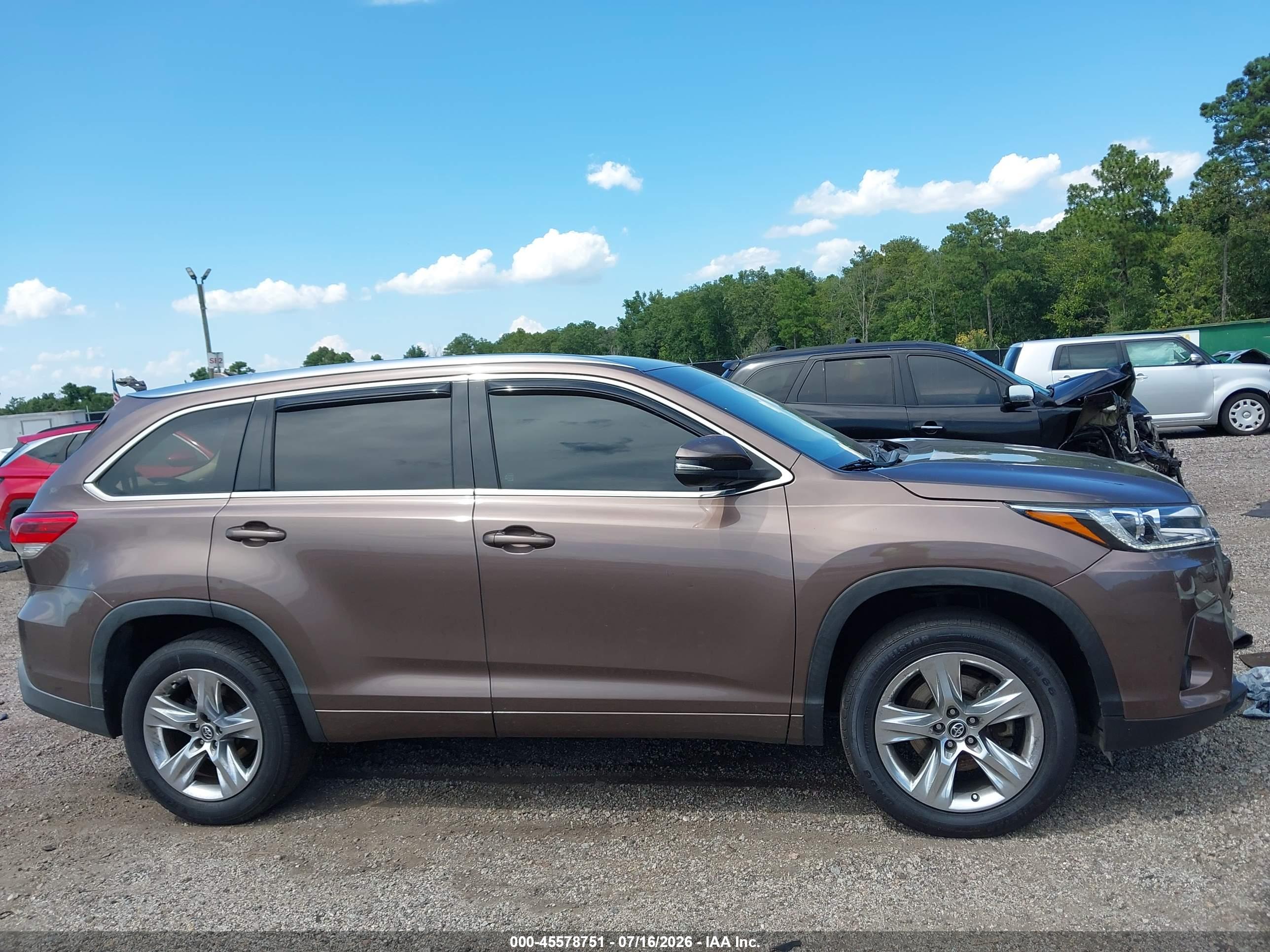 2017 TOYOTA HIGHLANDER LIMITED