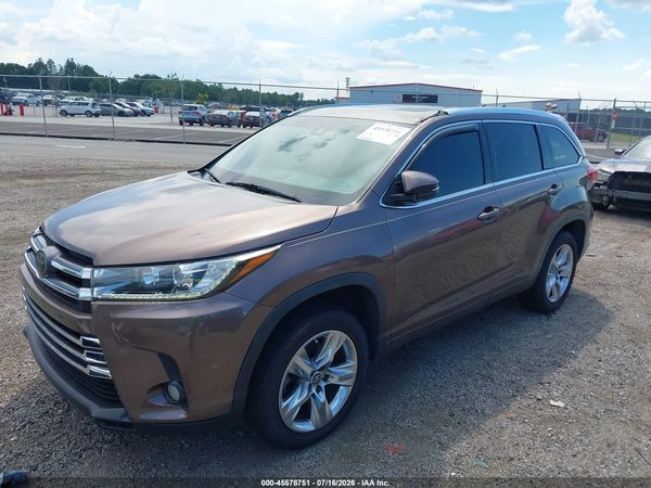 2017 TOYOTA HIGHLANDER LIMITED