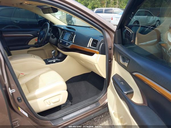 2017 TOYOTA HIGHLANDER LIMITED