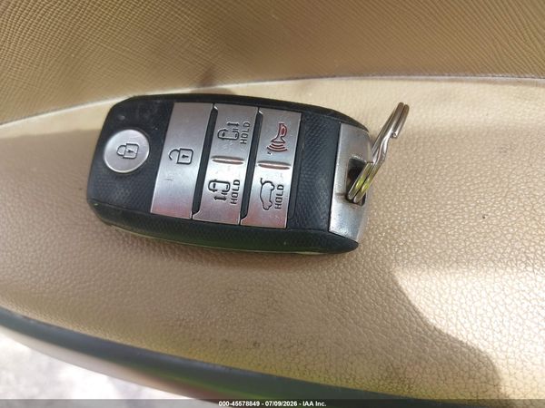 2017 KIA SEDONA LX