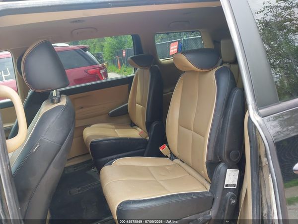 2017 KIA SEDONA LX