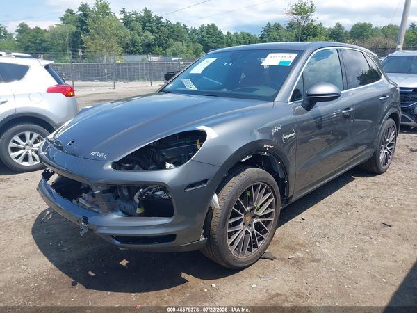 2022 PORSCHE CAYENNE E-HYBRID PLATINUM EDITION