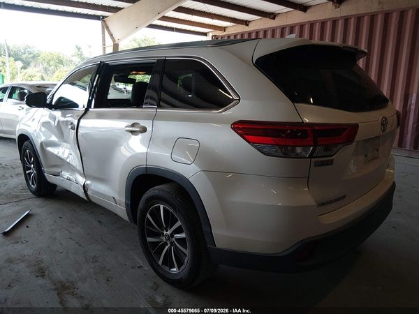 2017 TOYOTA HIGHLANDER XLE