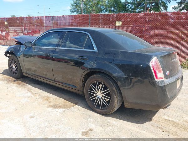 2014 CHRYSLER 300 — I3