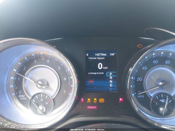 2014 CHRYSLER 300 — I7